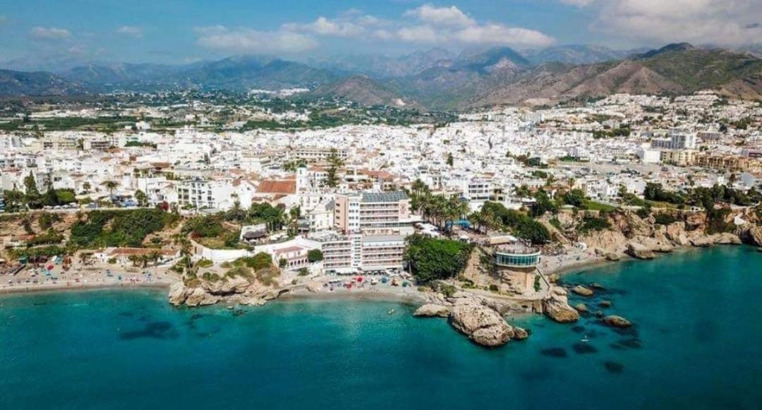 Piso Acogedor Cerca De La Playa Torrecilla Nerja Exterior photo